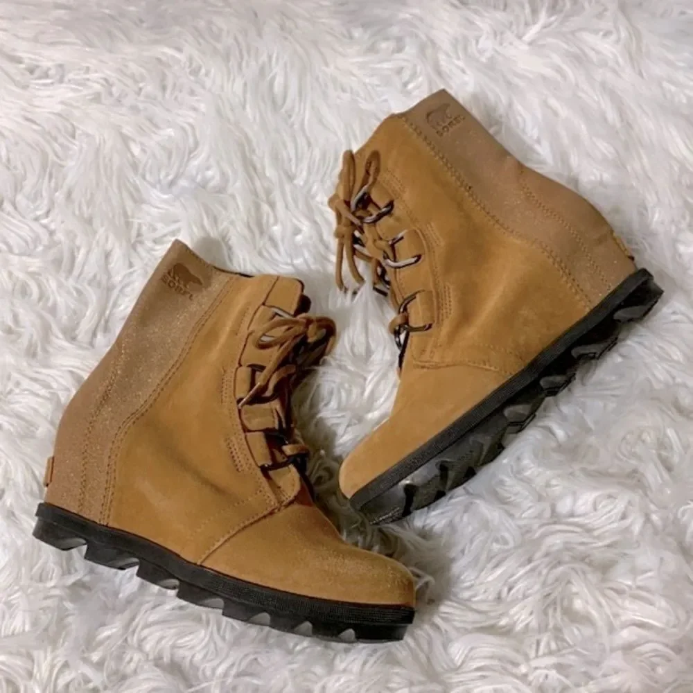 SOREL Joan Of Artic metallic & reg suede hidden wedge laceup bootie women’s sz 5 - Picture 11 of 11